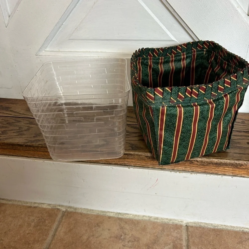 Longaberger Christmas edition 1995 red cranberry basket